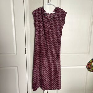 🔴 CLEARANCE LAST CALL!
Elegant Maroon Patterned Midi Dress‎
